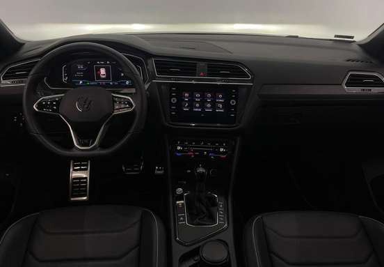 VOLKSWAGEN-TIGUAN-2024
