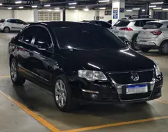 VOLKSWAGEN PASSAT 2.0 FSI COMFORTLINE 16V TURBO GASOLINA 4P TIPTRONIC VOLKSWAGEN PASSAT 2.0 FSI COMFORTLINE 16V TURBO GASOLINA 4P TIPTRONIC