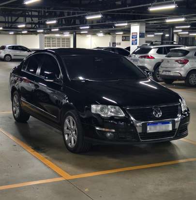 VOLKSWAGEN-PASSAT-2010