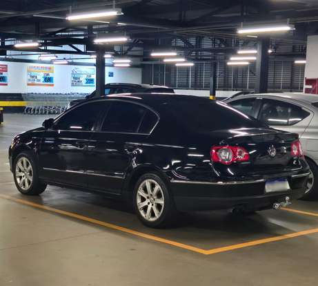 VOLKSWAGEN-PASSAT-2010