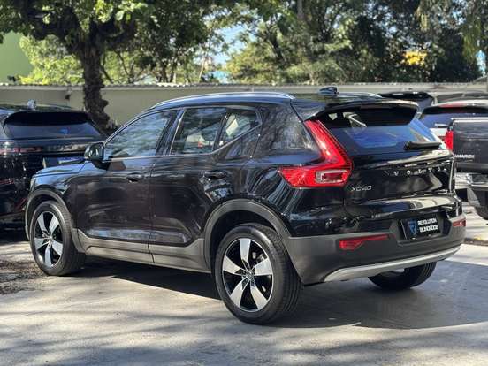 VOLVO-XC40-2.0 T4 GASOLINA GEARTRONIC VOLVO-XC40-2020