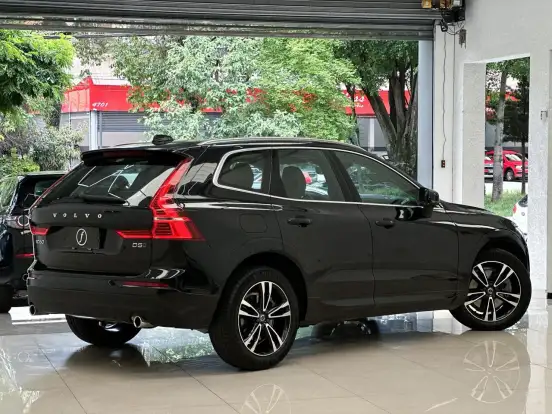 VOLVO-XC60-2.0 D5 DIESEL MOMENTUM AWD GEARTRONIC VOLVO-XC60-2019