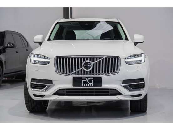 VOLVO-XC90-2019