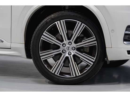 VOLVO-XC90-2019