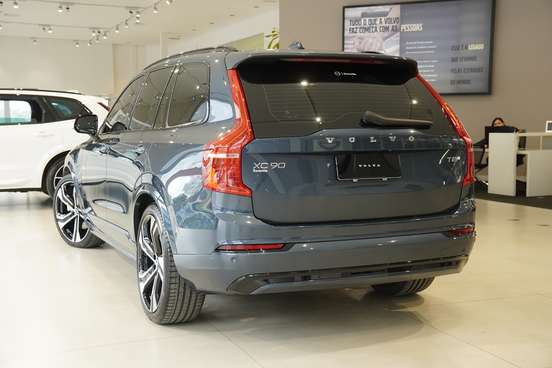 VOLVO-XC90-2024