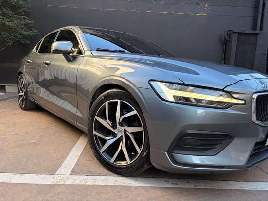 VOLVO-S60-2019