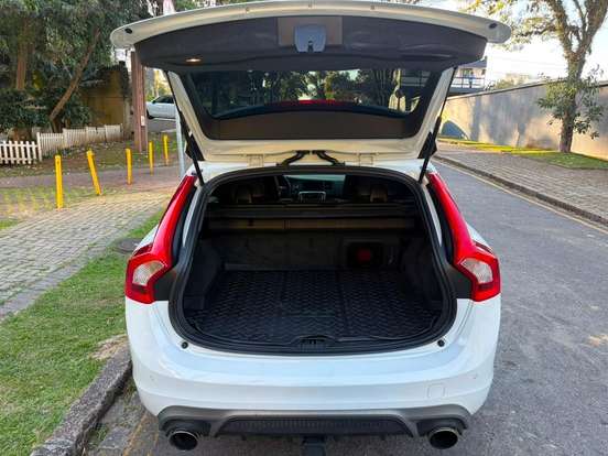 VOLVO-V60-3.0 T6 R DESIGN 24V TURBO GASOLINA 4P AUTOMÁTICO VOLVO-V60-2014