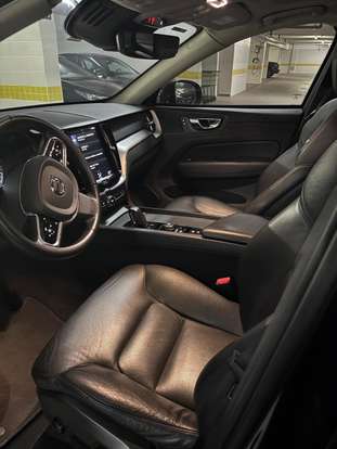 VOLVO-XC60-2020