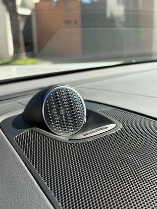 VOLVO-XC60-2025
