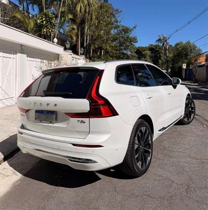 VOLVO-XC60-2025
