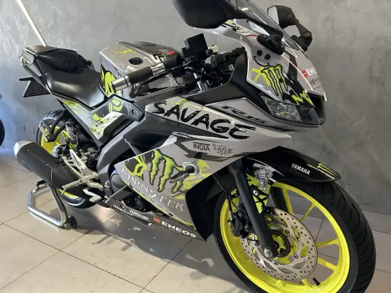 YAMAHA YZF R15 YAMAHA YZF R15