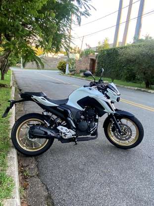 YAMAHA-FZ25 FAZER CONNECTED ABS-2025