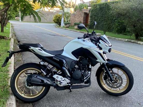 YAMAHA-FZ25 FAZER CONNECTED ABS YAMAHA-FZ25 FAZER CONNECTED ABS-2025