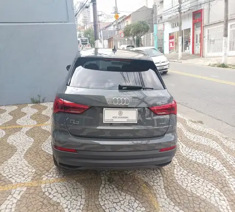 AUDI-Q3-2024