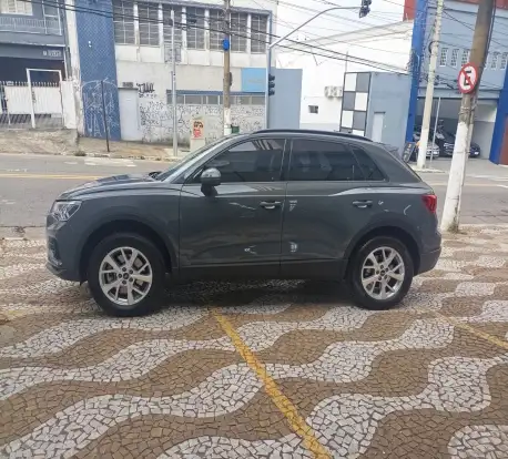 AUDI-Q3-2024