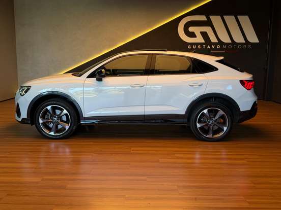 AUDI-Q3-2022
