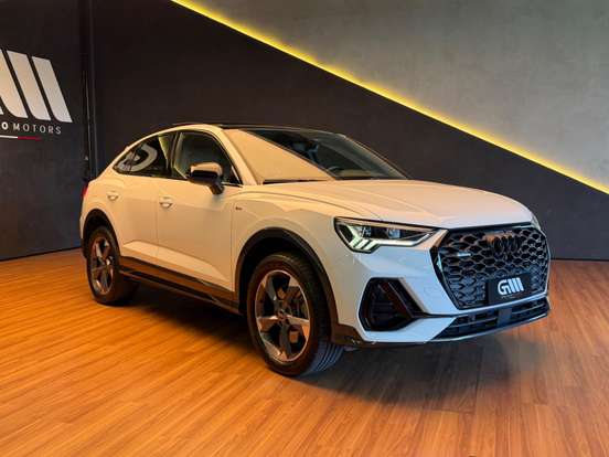 AUDI-Q3-2022
