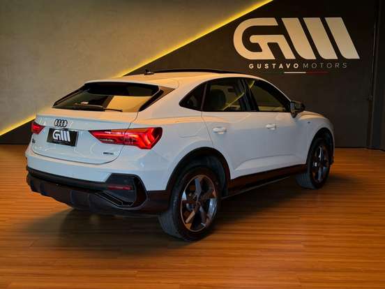 AUDI-Q3-2022