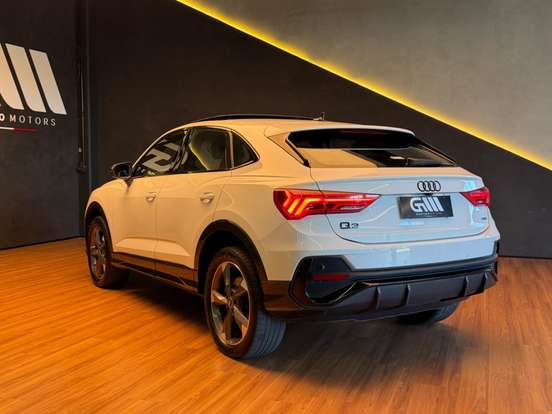 AUDI-Q3-2022