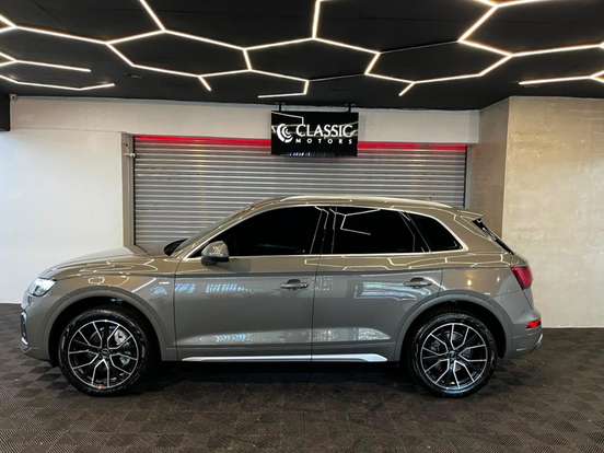 AUDI-Q5-2.0 45 TFSI GASOLINA S-LINE QUATTRO S TRONIC AUDI-Q5-2024