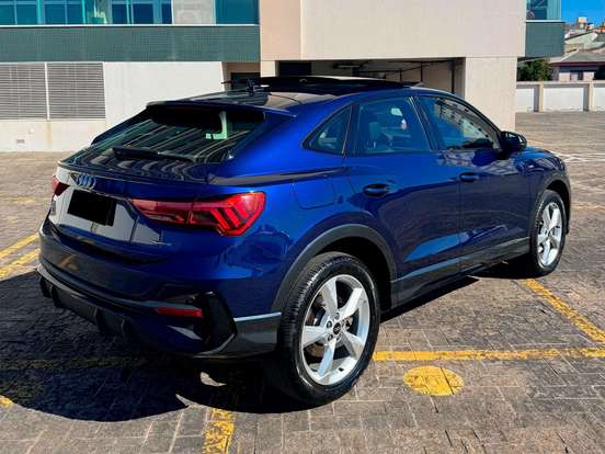 AUDI-Q3-2022