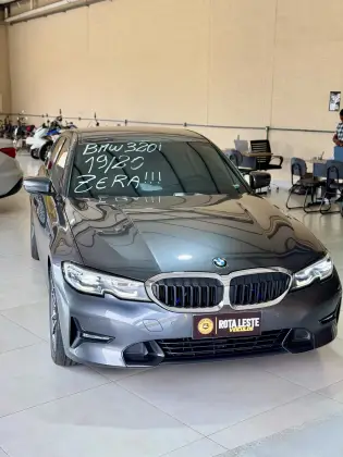 BMW 320i 2.0 16V TURBO GASOLINA SPORT AUTOMÁTICO BMW 320i 2.0 16V TURBO GASOLINA SPORT AUTOMÁTICO