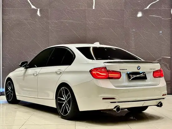BMW-320i-2016