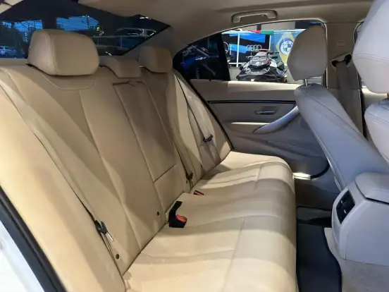 BMW-320i-2016