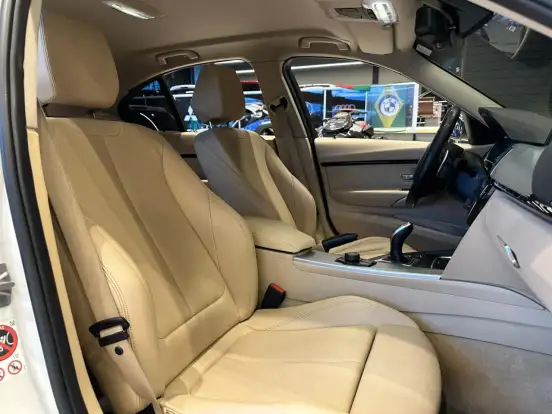 BMW-320i-2016