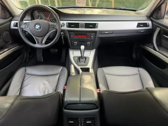 BMW-325i-2010