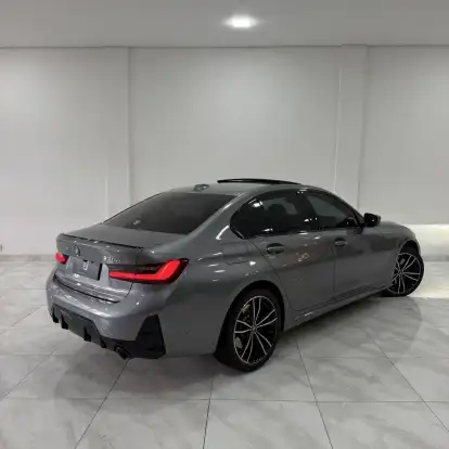 BMW-330e-2024