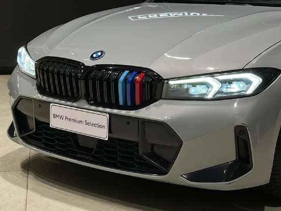 BMW-330e-2023