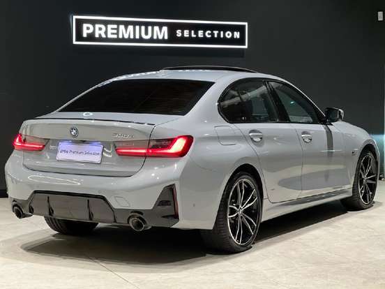 BMW-330e-2023