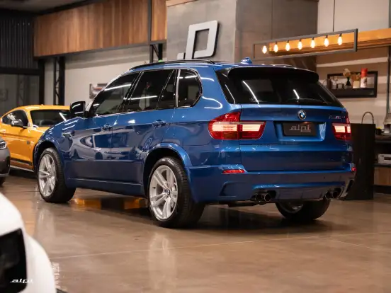BMW-X5-4.4 M V8 32V BI-TURBO GASOLINA 4P AUTOMATICO BMW-X5-2009