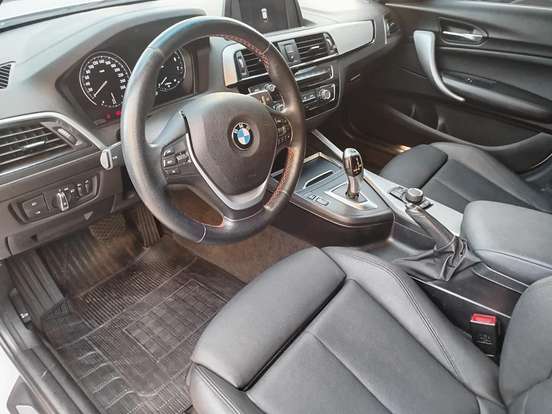 BMW-120i-2019