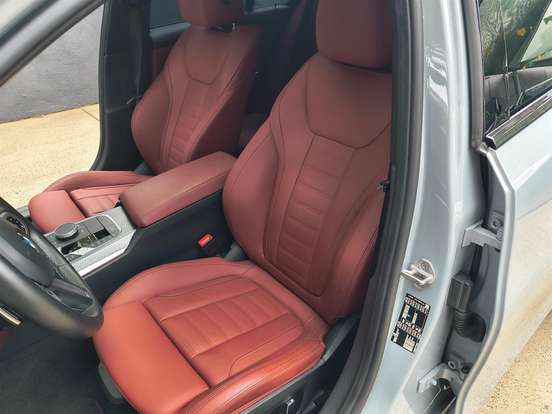 BMW-320i-2024