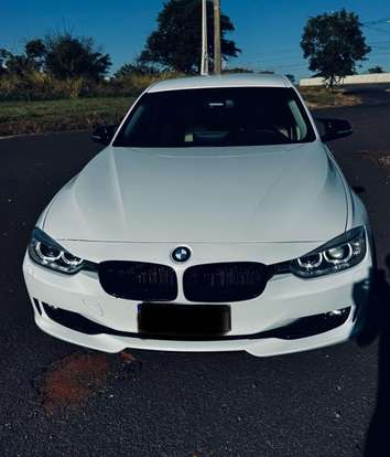 BMW-320i-2012