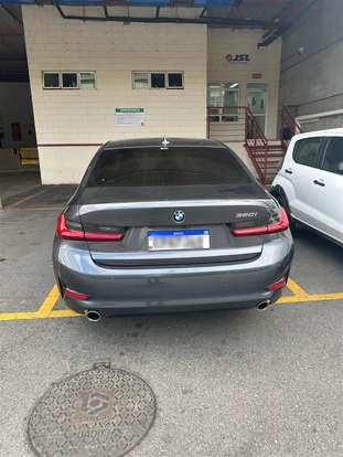 BMW-320i-2020