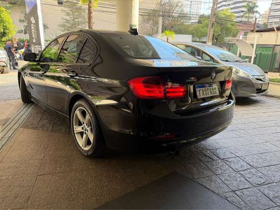 BMW-320i-2015