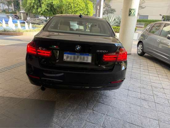 BMW-320i-2015