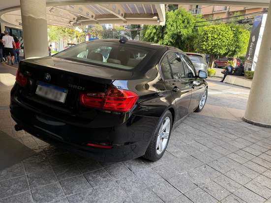 BMW-320i-2015