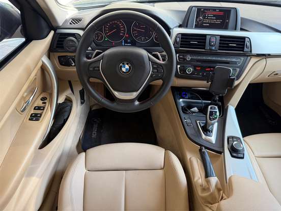 BMW-320i-2.0 SPORT 16V TURBO ACTIVE FLEX 4P AUTOMÁTICO BMW-320i-2015