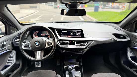 BMW-M 135i-2021
