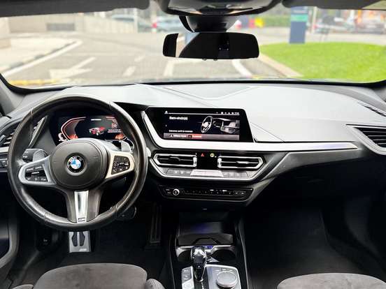 BMW-M 135i-2.0 16V TURBO GASOLINA XDRIVE AUTOMÁTICO BMW-M 135i-2021