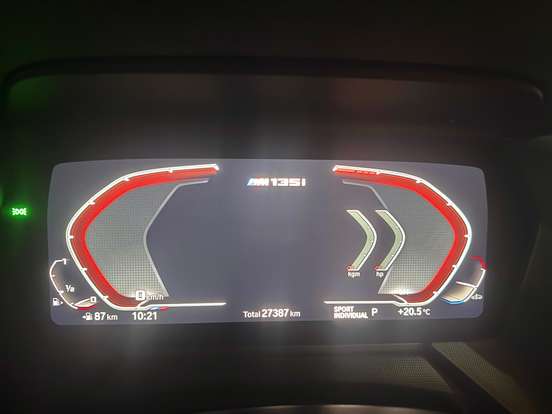 BMW-M 135i-2.0 16V TURBO GASOLINA XDRIVE DARK EDITION AUTOMÁTICO BMW-M 135i-2021