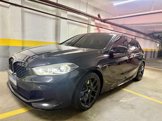 BMW-M 135i-2.0 16V TURBO GASOLINA XDRIVE DARK EDITION AUTOMÁTICO BMW-M 135i-2021