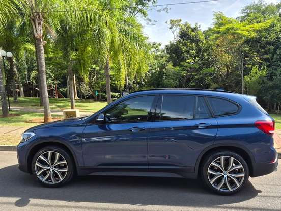 BMW-X1-2.0 16V TURBO ACTIVEFLEX SDRIVE20I X-LINE PLUS 4P AUTOMÁTICO BMW-X1-2022