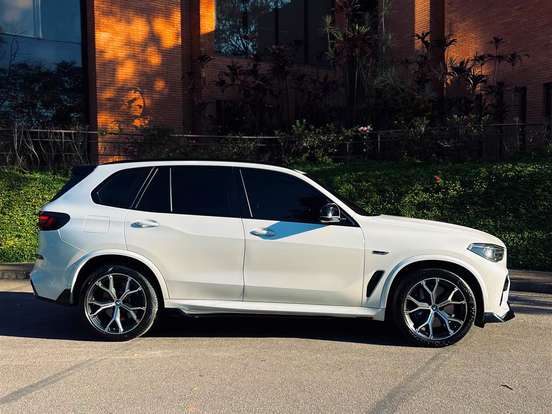 BMW-X5-3.0 I6 TURBO HÍBRIDO XDRIVE45E M SPORT AUTOMÁTICO BMW-X5-2022