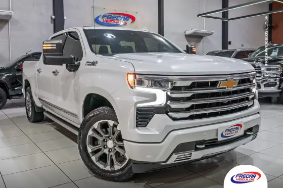 CHEVROLET SILVERADO 5.3 V8 GASOLINA 1500 HIGH COUNTRY 4X4 AUTOMÁTICO