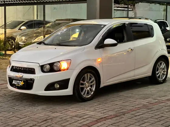 CHEVROLET SONIC 1.6 LTZ 16V FLEX 4P MANUAL CHEVROLET SONIC 1.6 LTZ 16V FLEX 4P MANUAL